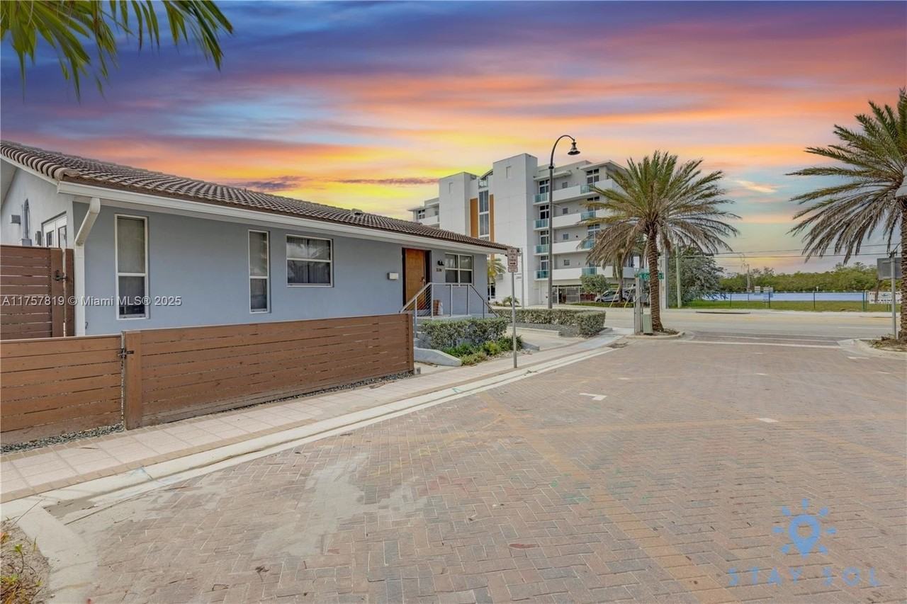 328 Missouri St - Photo 3 of 44