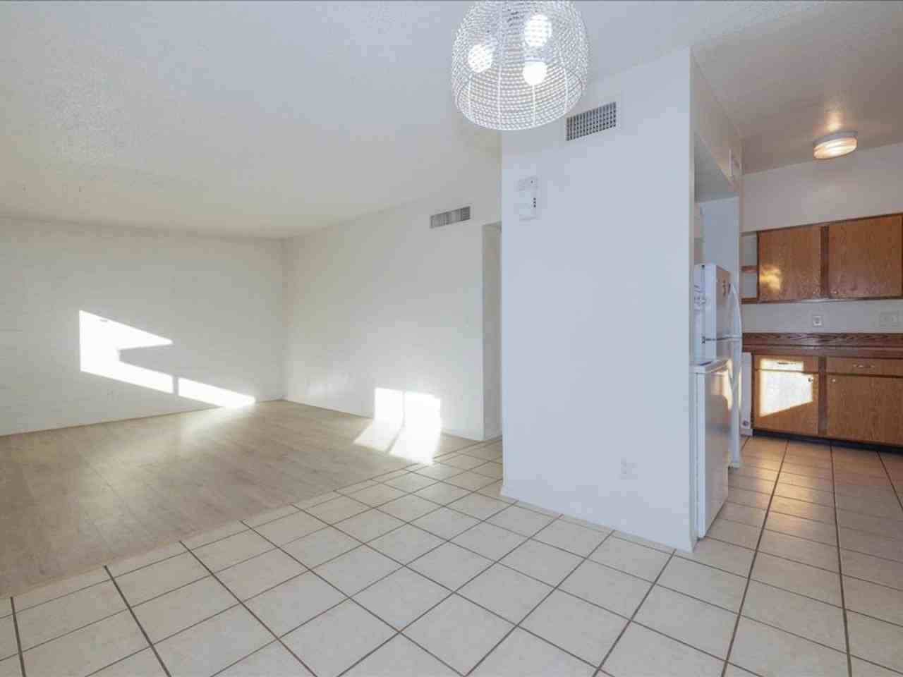 2552 East Sequoyah - Photo 3 of 5