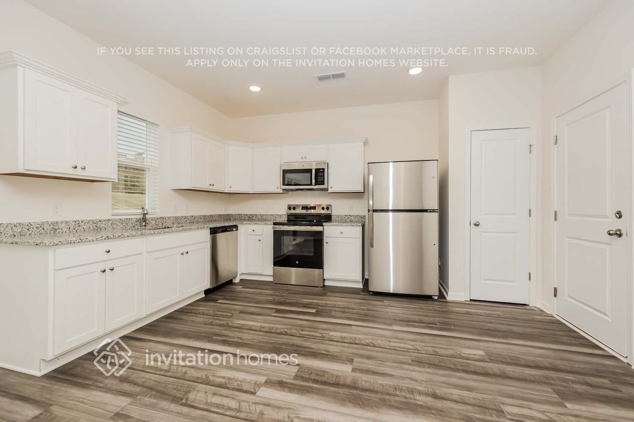 2126 Youngfellow Dr - Photo 7 of 18