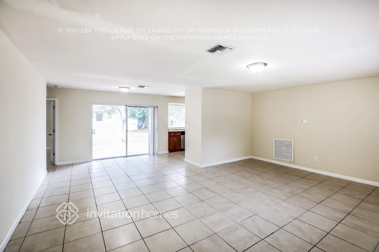 4641 Nw 7th Dr - Photo 3 of 17