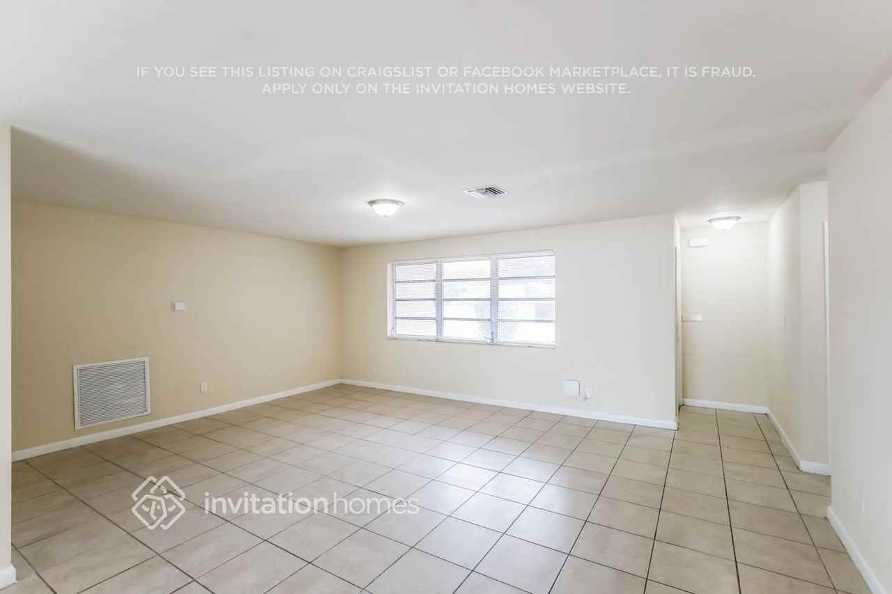 4641 Nw 7th Dr - Photo 5 of 17