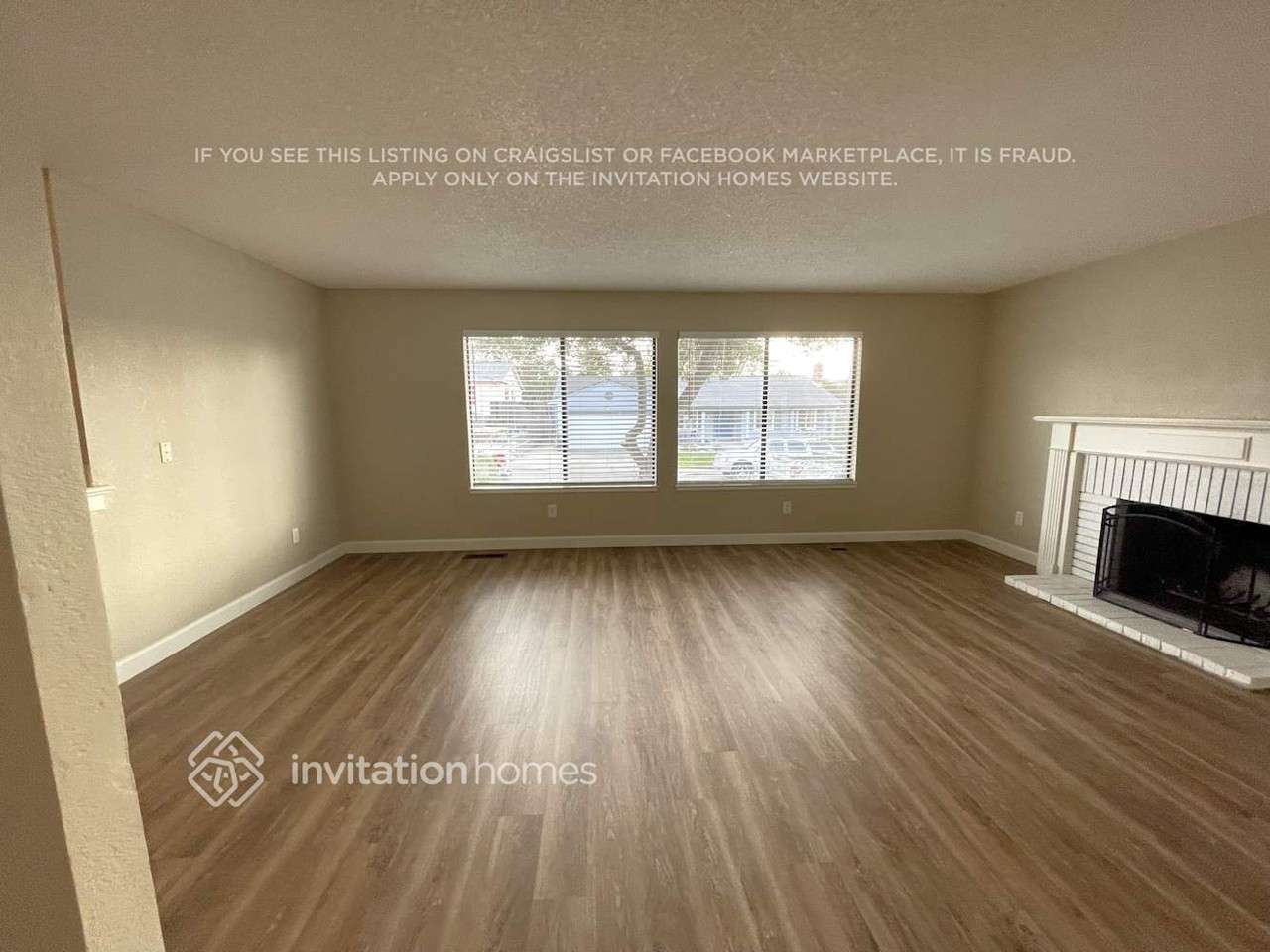 112 Royal Ct - Photo 3 of 14