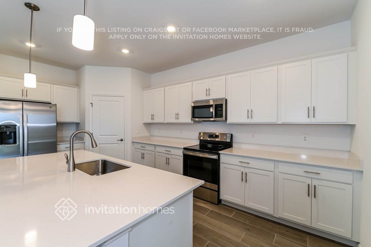 2380 Dragonfruit Way - Photo 7 of 16