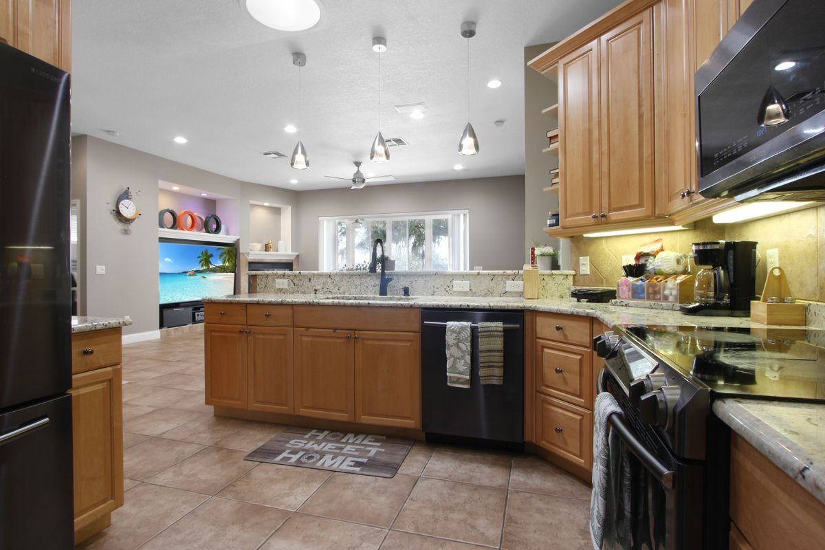 1120 Linkside Ct - Photo 6 of 19