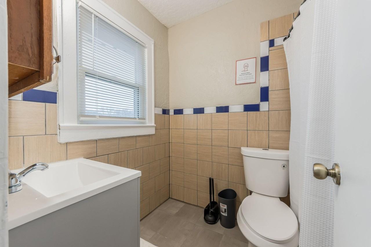 E 13th St S - Photo 3 of 9