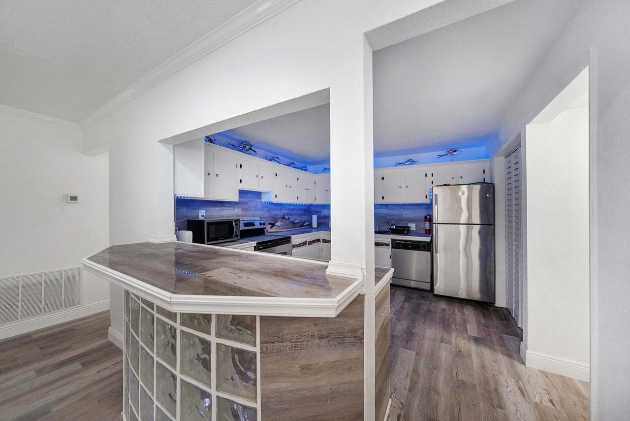 71st Avenue North - Photo 4 of 10