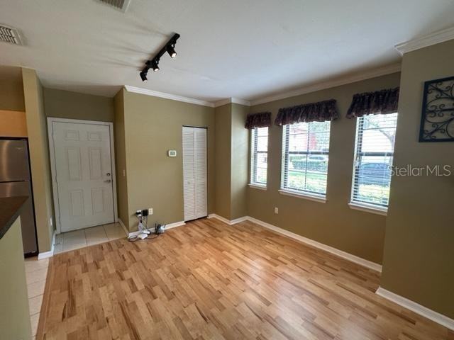 736 Centervale Drive - Photo 4 of 23