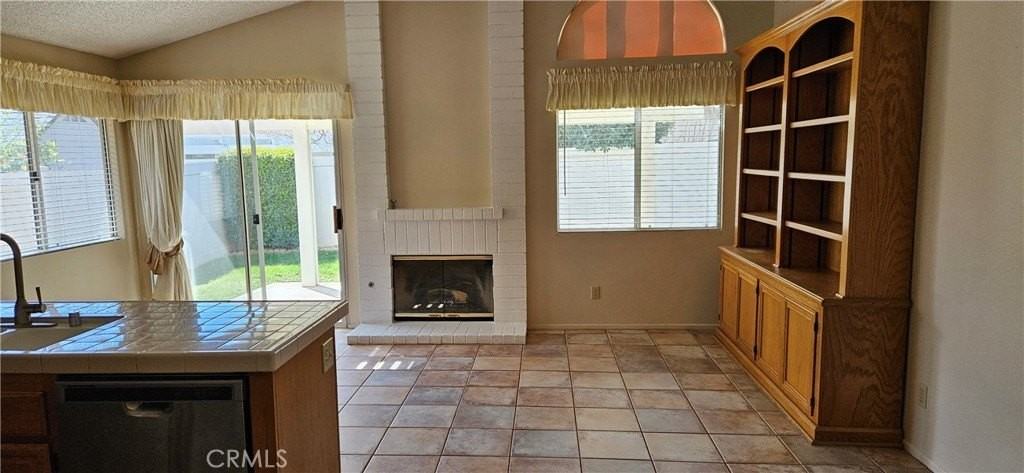 5258 West Plain Field Drive - Photo 4 of 9