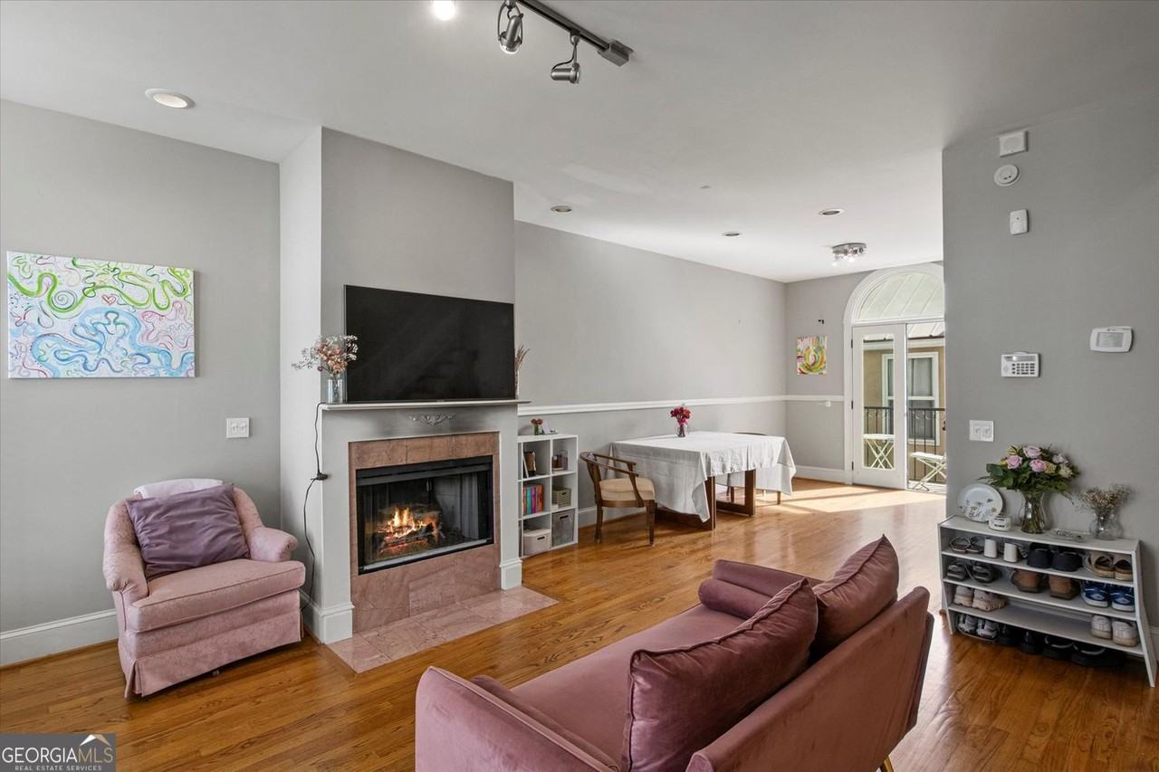 802 Piedmont Ave Ne - Photo 5 of 34