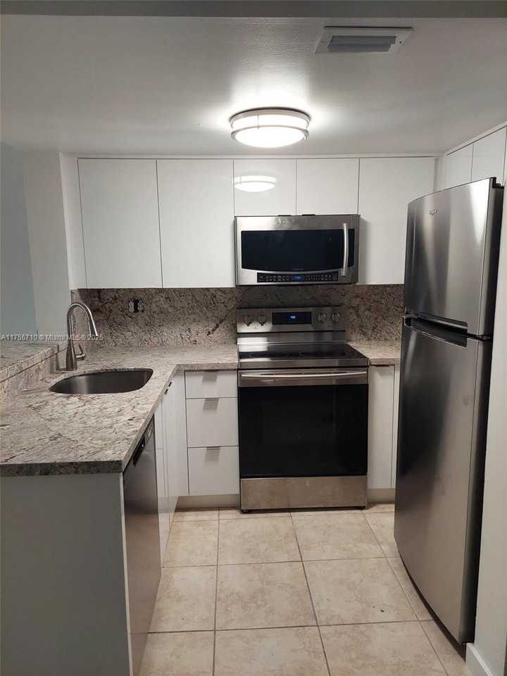 8675 Nw 5th Ter - Photo 3 of 12