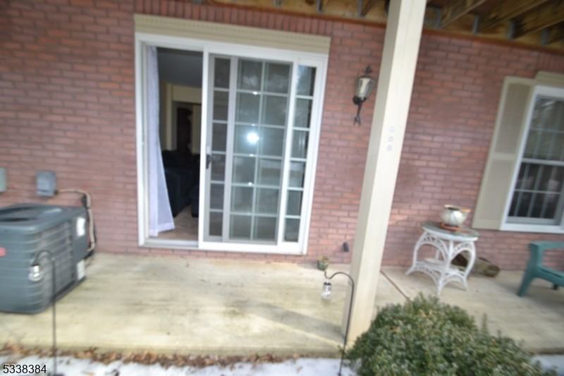 92 Jamestown Rd - Photo 3 of 15