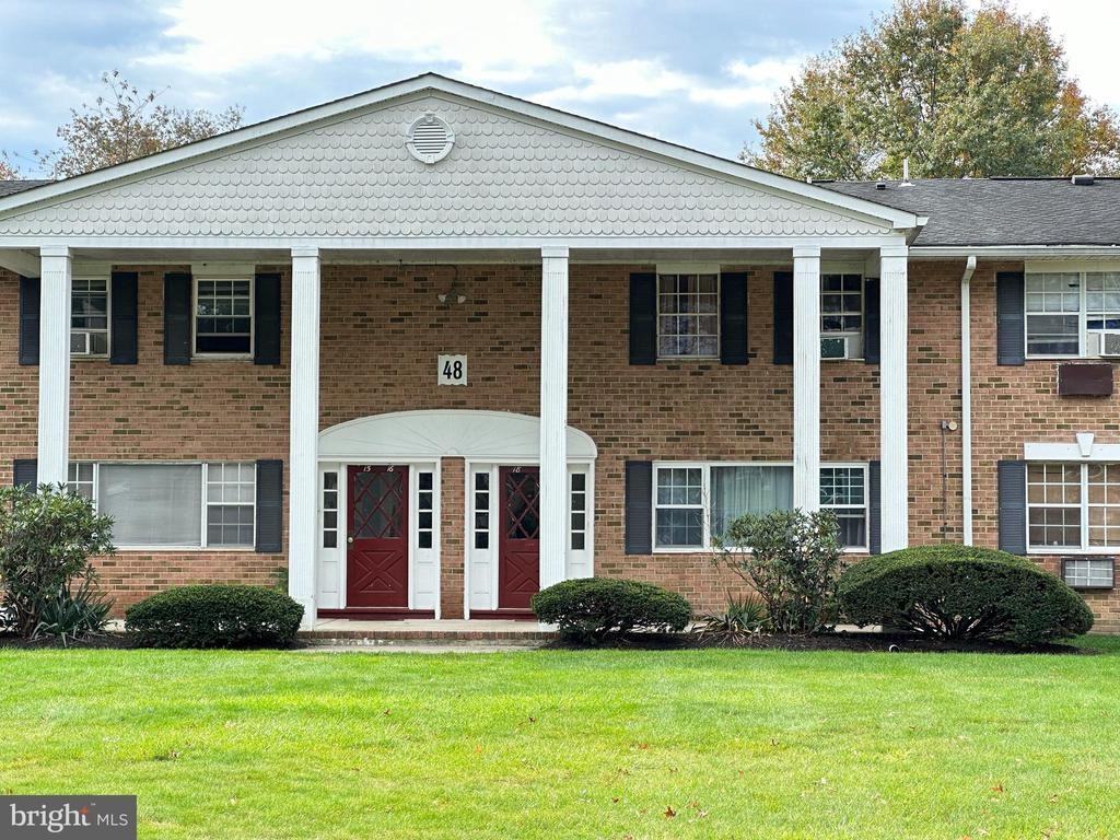 48 Garden View Ter - Photo 2 of 16