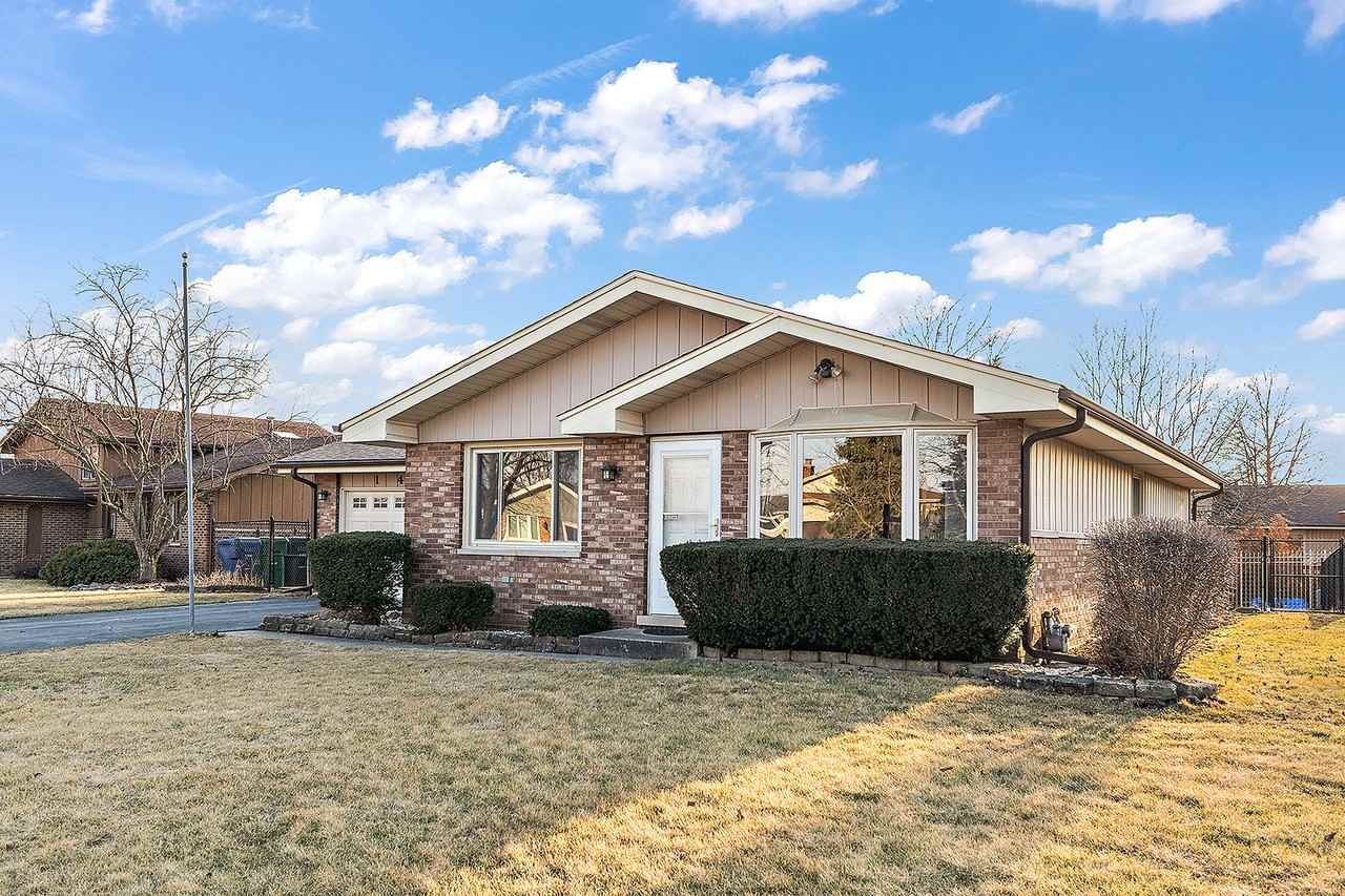 14742 S Arboretum Dr - Photo 3 of 23