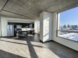 featured image of 3218 N Clark St #2-1