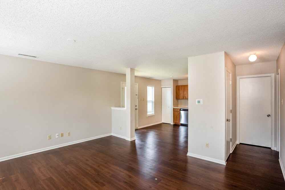 12820 Freedom Dr - Photo 5 of 17