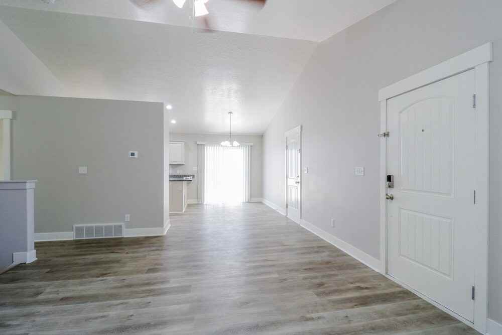 1791 E Tumwater Ln - Photo 4 of 17