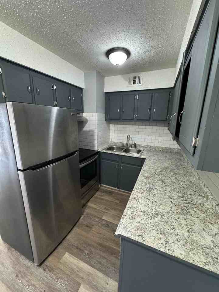 11311 Mara Lynn Rd - Photo 3 of 10