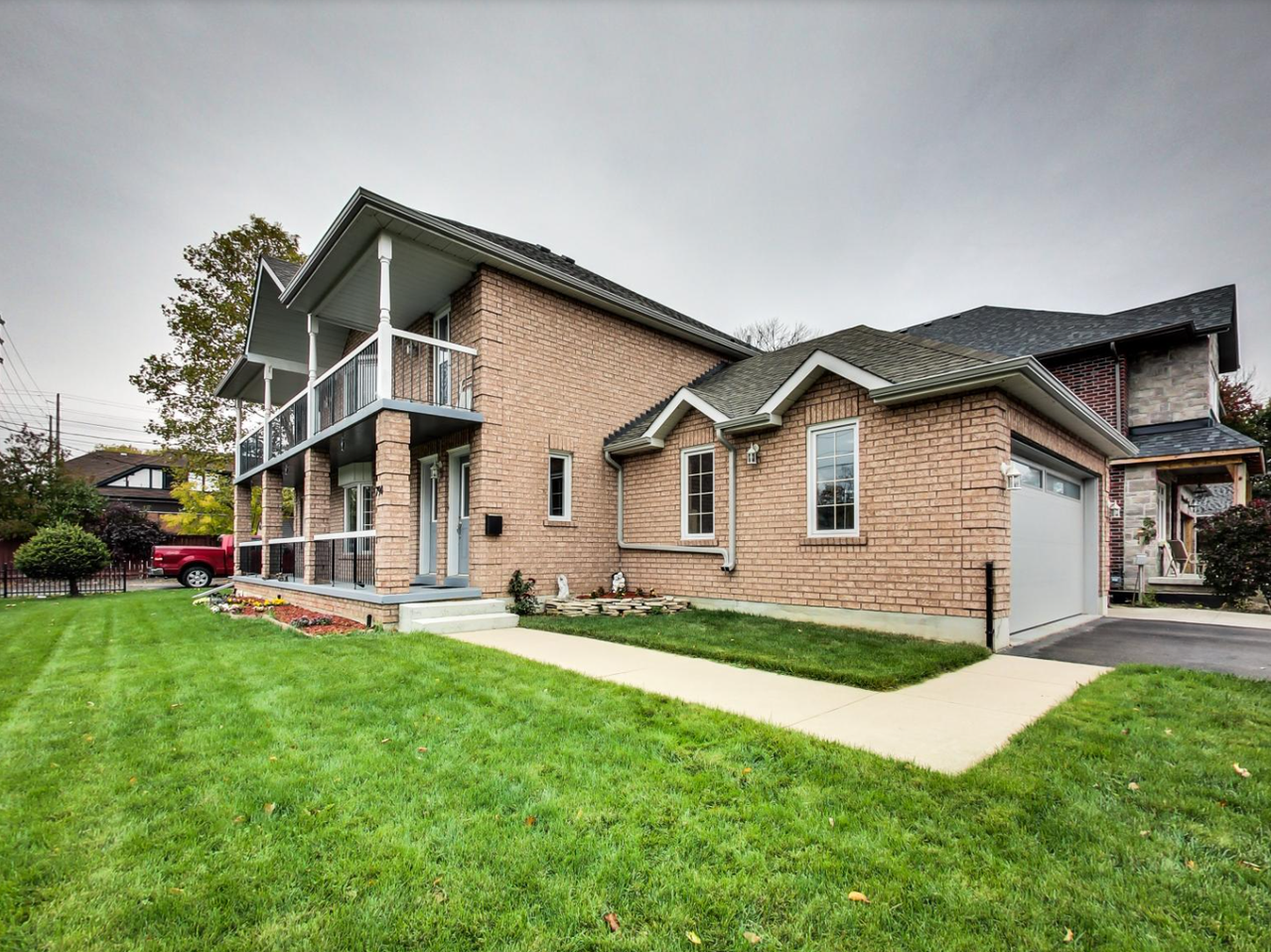 790 Montbeck Crescent - Photo 2 of 16