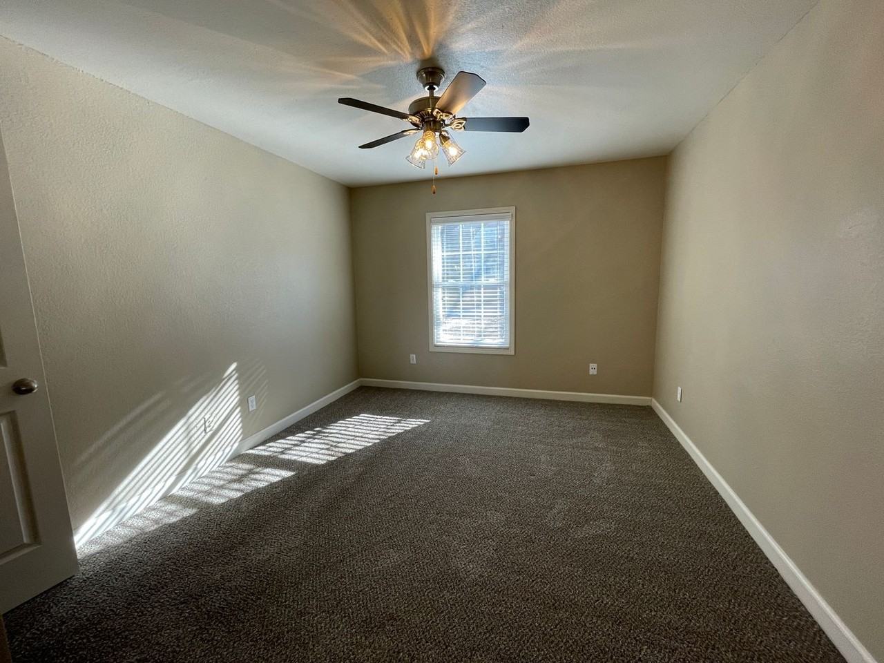 61-01 Nieman Square - Photo 7 of 50