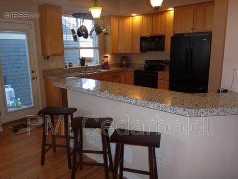 233 River View Ct - Photo 2 of 20