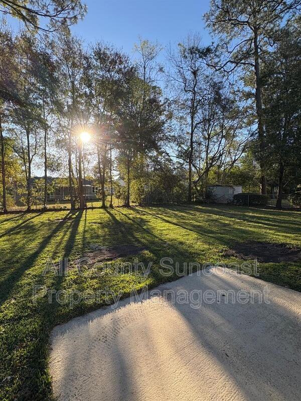 3233 Baldwin Dr W - Photo 2 of 10