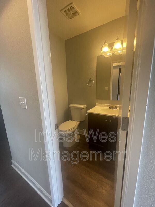 3015 Estreet - Photo 7 of 15