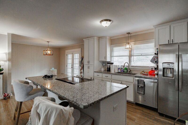 140 Woodvalley Ln - Photo 7 of 29