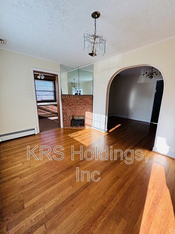 900 N 37th St - Photo 2 of 16