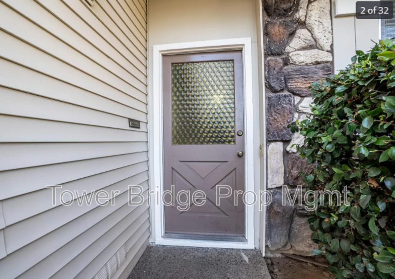 8143 La Riviera Dr - Photo 2 of 32