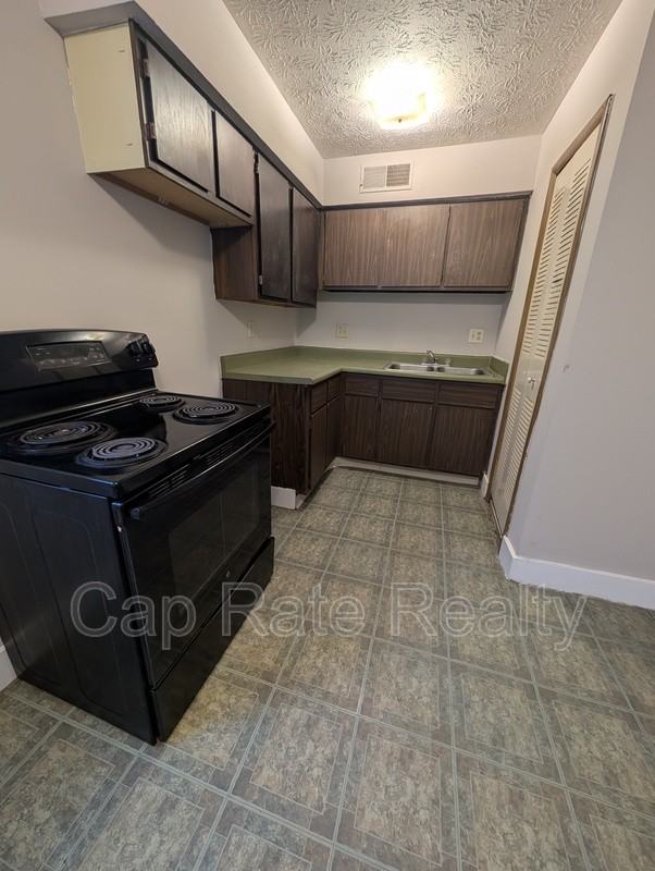 1199 E North Broadway St - Photo 3 of 7