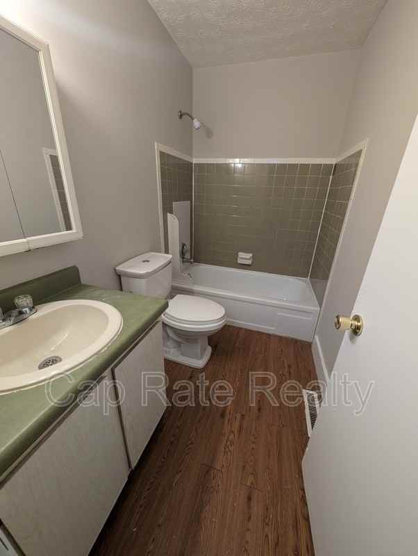 1199 E North Broadway St - Photo 6 of 7