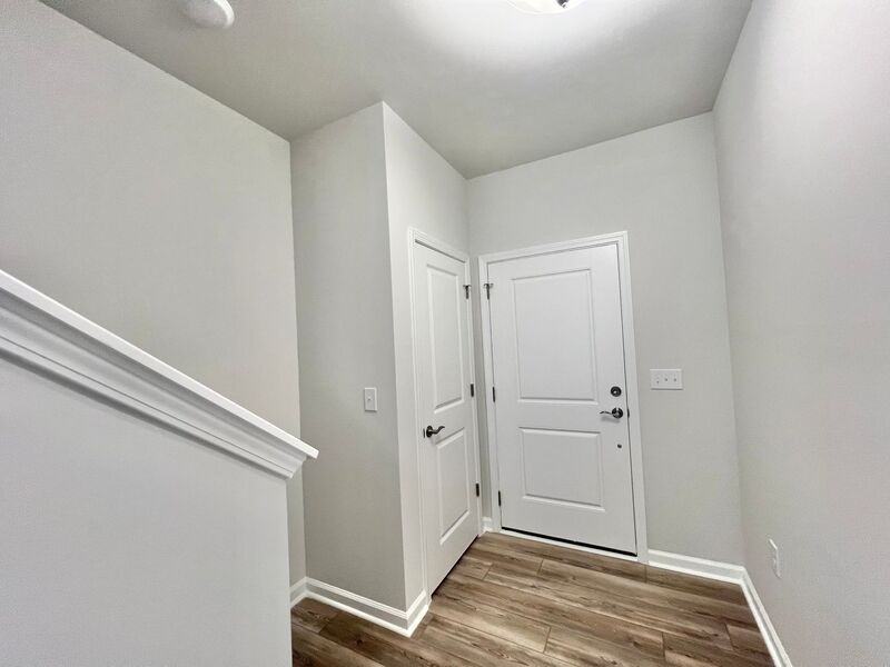 812 Mckenzie Park Ter - Photo 2 of 31