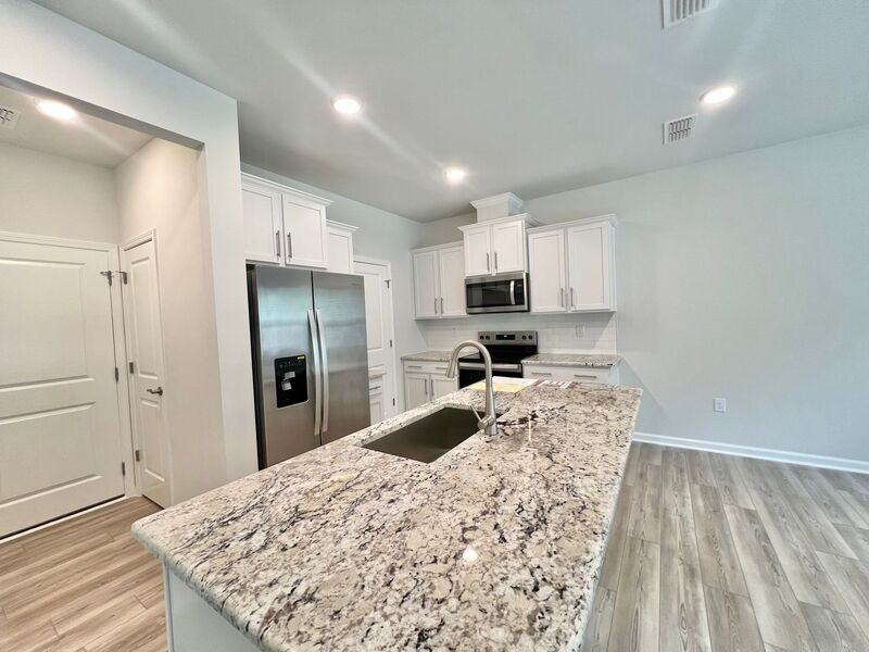 812 Mckenzie Park Ter - Photo 4 of 31