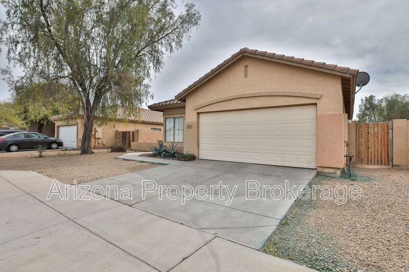 6351 W Hilton Ave - Photo 3 of 31