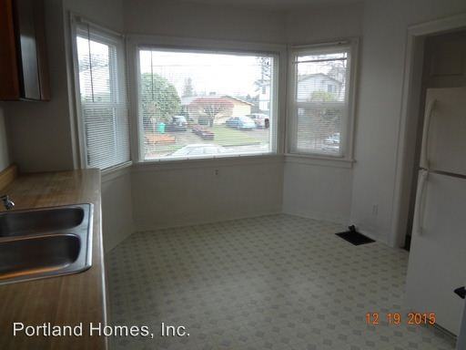 3747 SE 11th Ave - Photo 2 of 11