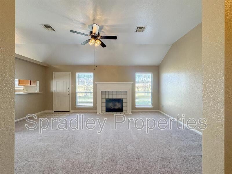 4612 Stone Pointe Dr - Photo 2 of 18