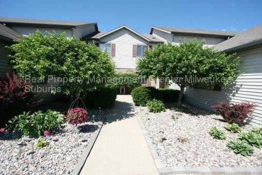 W194S7823 Overlook Bay Rd #F - Photo 2 of 10