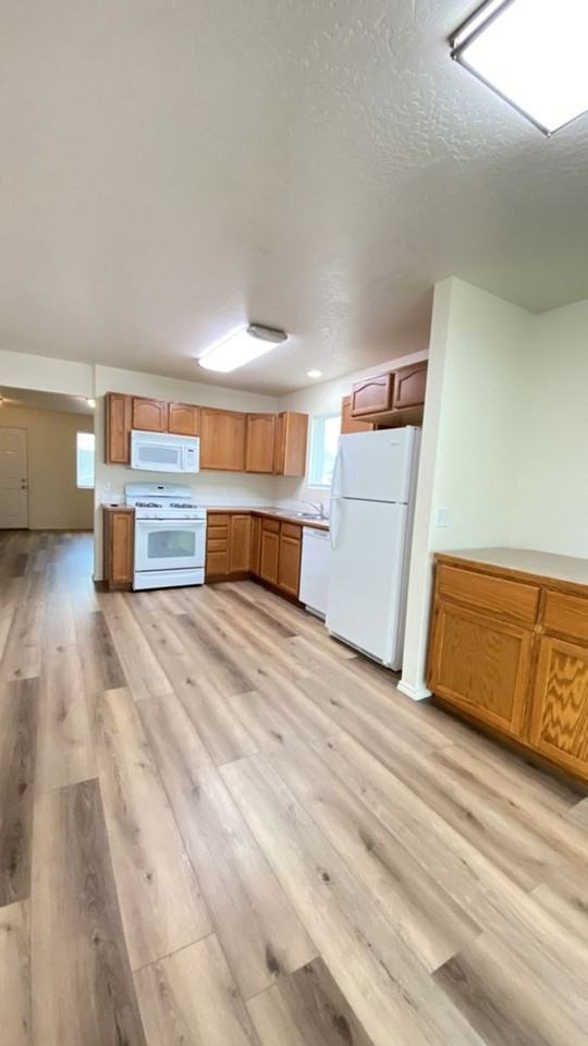 2602 W Freeland Dr - Photo 2 of 21