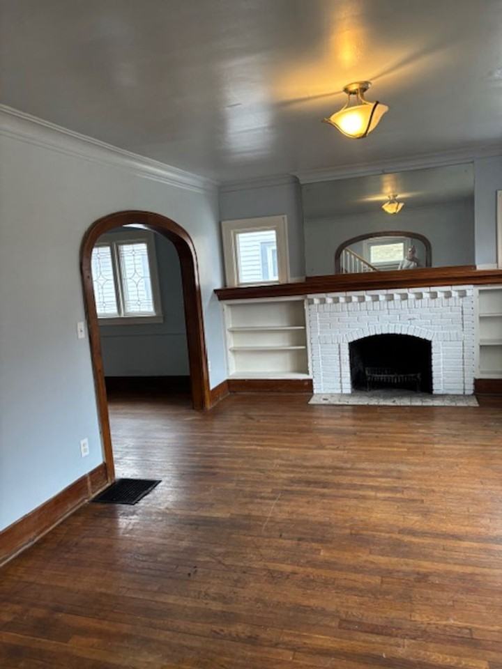 1019 Benjamin Ave Se - Photo 2 of 8