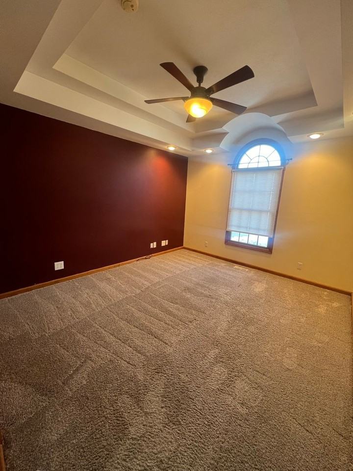 19315 Pinecrest Rd - Photo 2 of 11