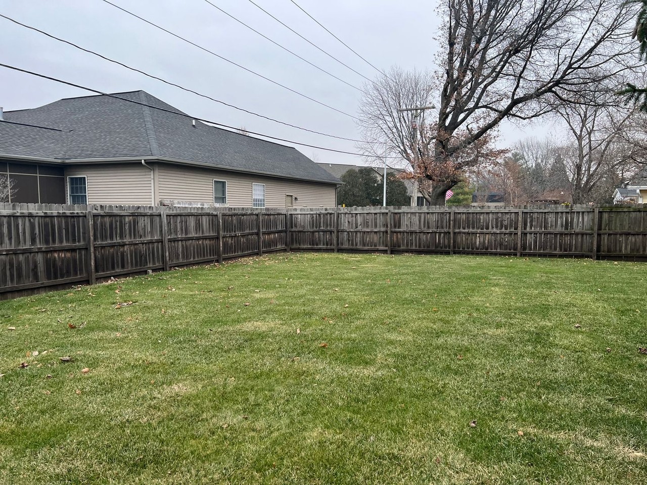 2405 W Iles Ave - Photo 3 of 11