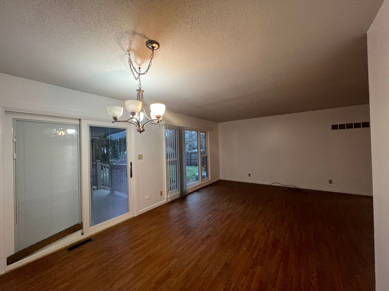 2405 W Iles Ave - Photo 5 of 11