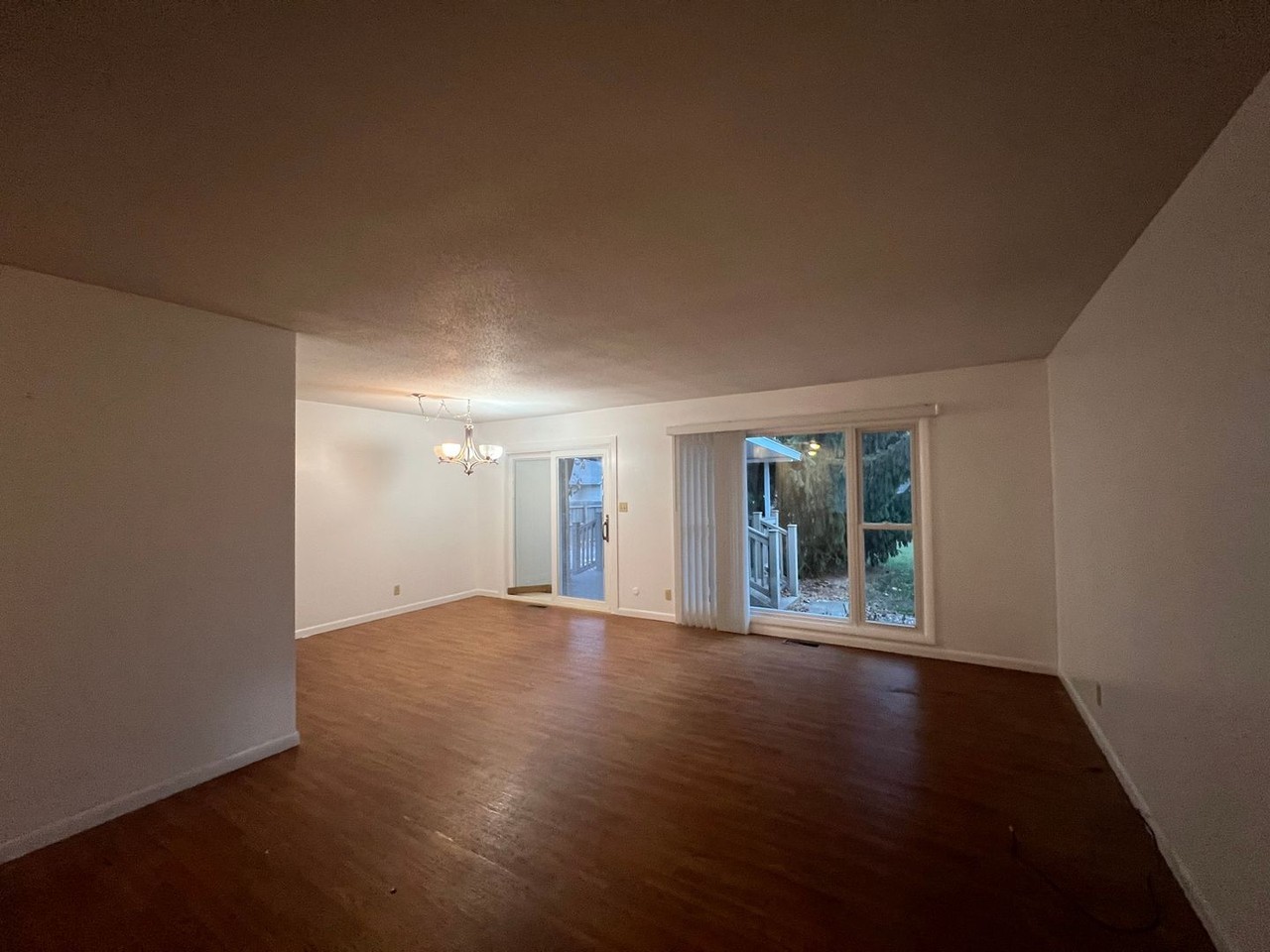 2405 W Iles Ave - Photo 6 of 11