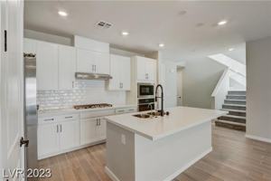 featured image of 109 Medianoche St