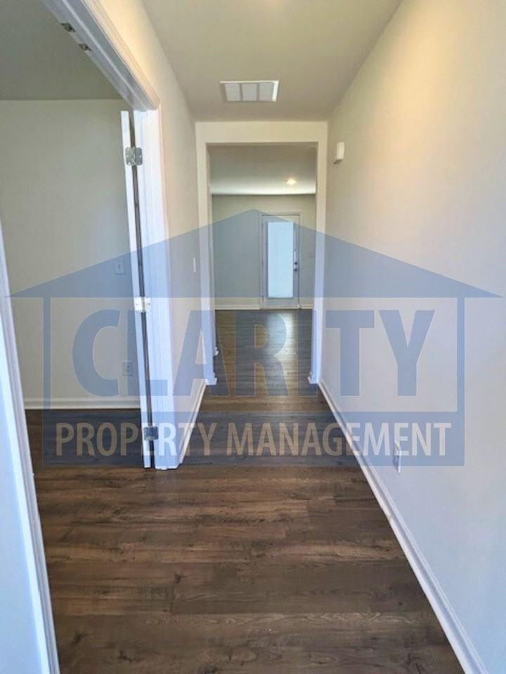 1114 Skyridge Dr - Photo 3 of 33