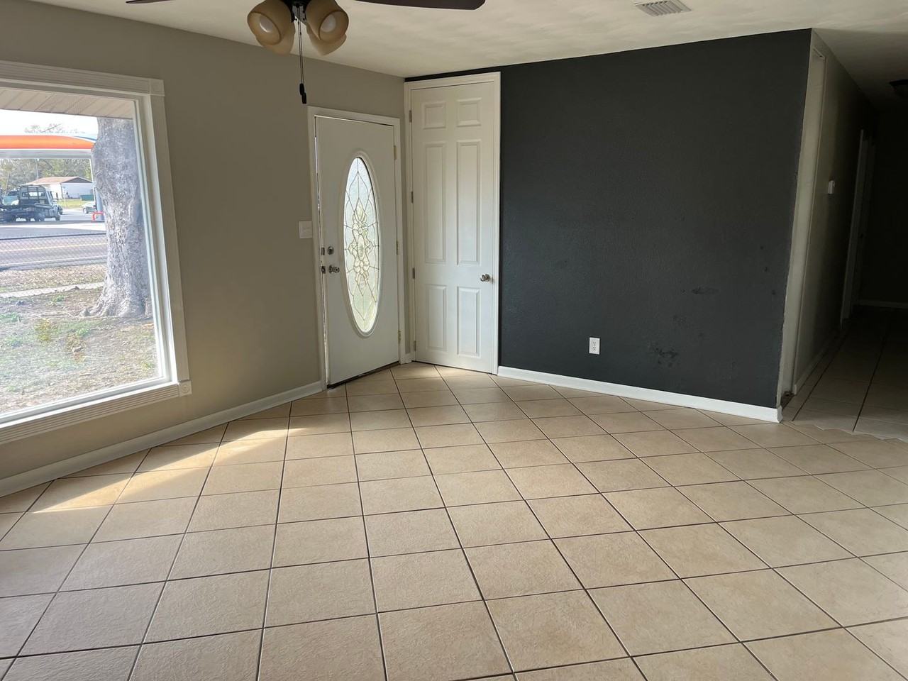 423 Se Country Club Rd - Photo 3 of 16