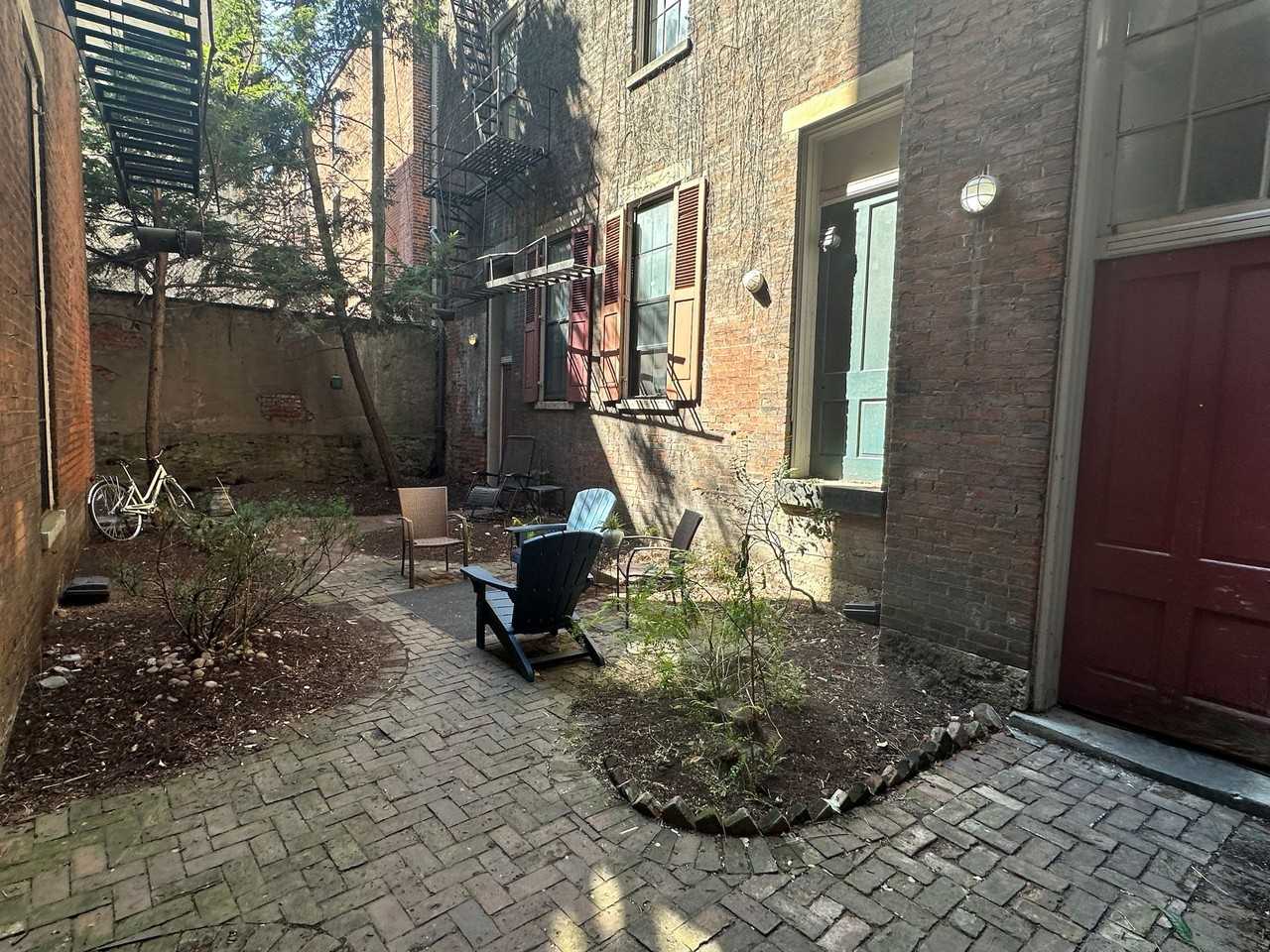 1313-1315 Main St - Photo 2 of 5