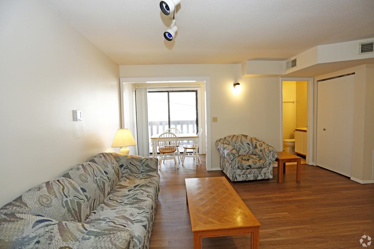 111 South Lincoln Avenue - Photo 6 of 7