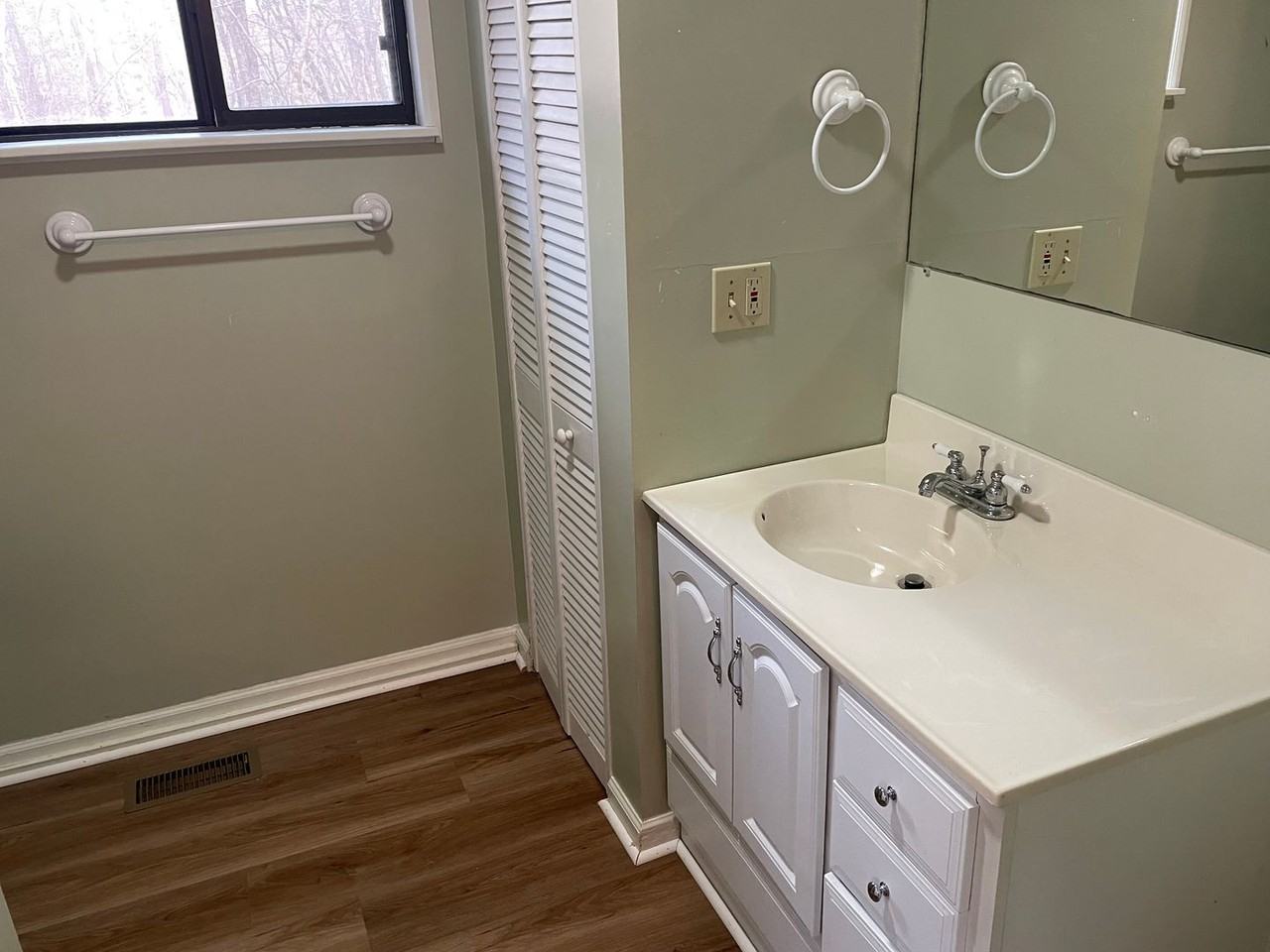 Woods Dr - Photo 3 of 10