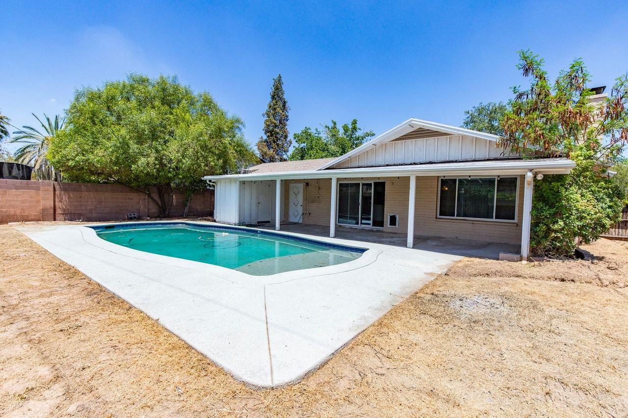 131 E La Jolla Dr - Photo 2 of 21